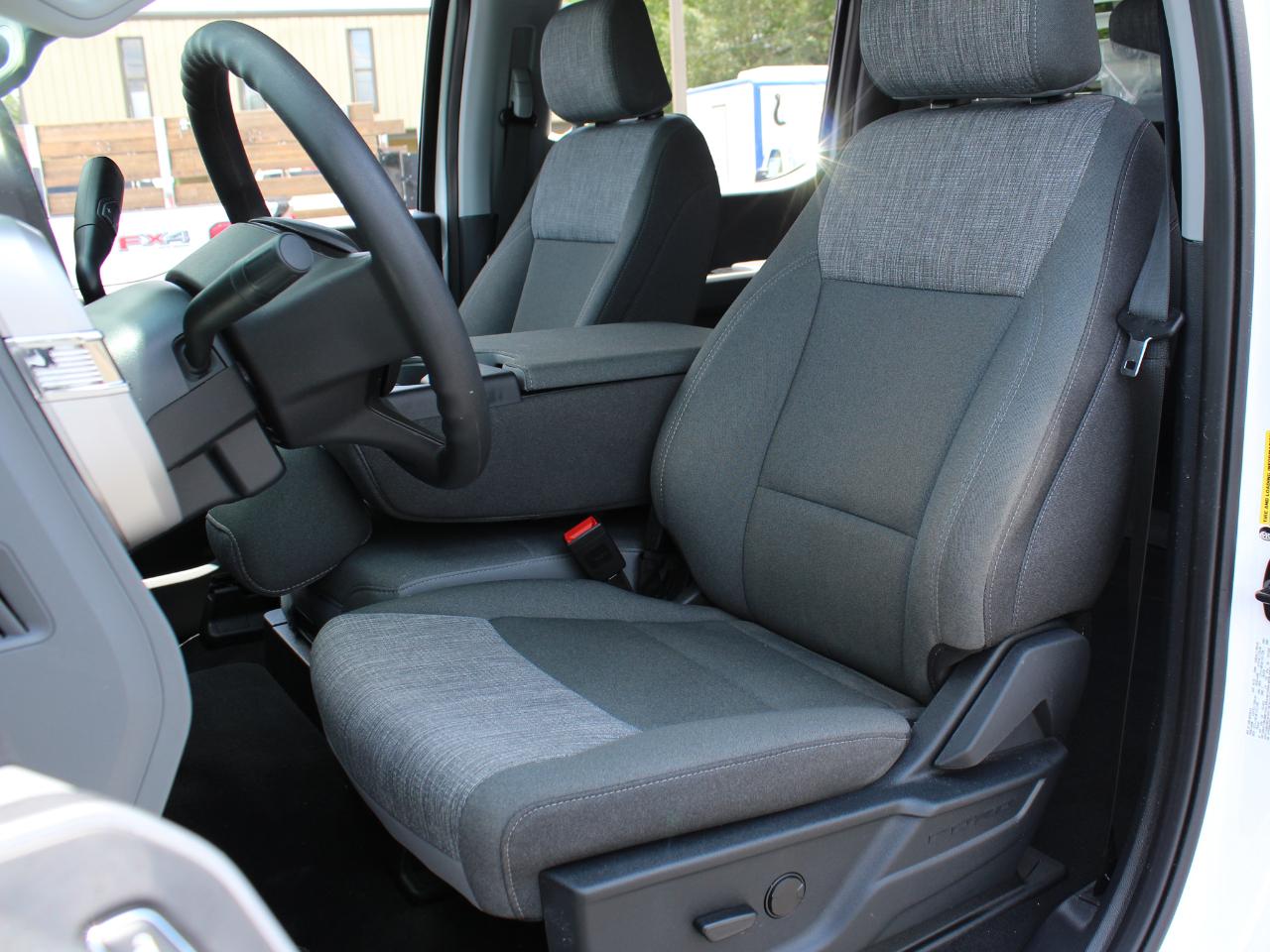 Ford F-350 SD XLT Crew Cab Long Bed 4WD 2025