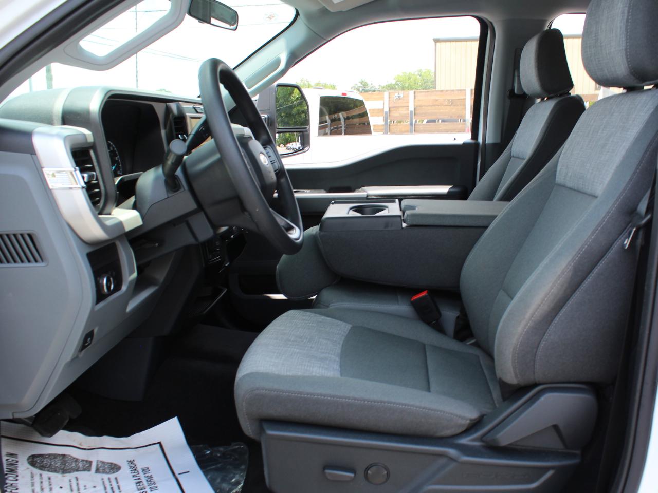 Ford F-350 SD XLT Crew Cab Long Bed 4WD 2025