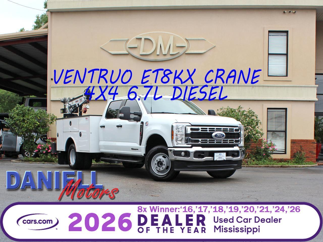 Ford F-350 SD XL Crew Cab Long Bed DRW 4WD 2025