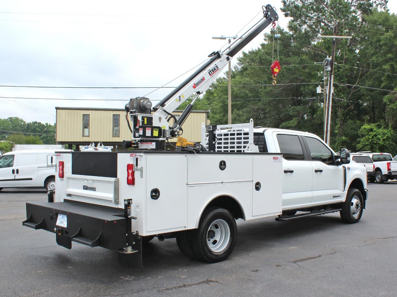 Ford F-350 SD XL Crew Cab Long Bed DRW 4WD 2025