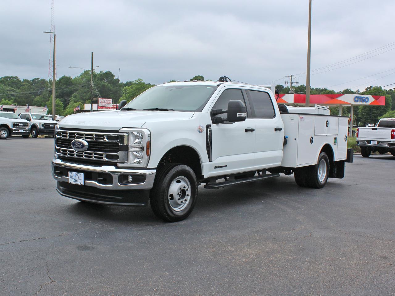 Ford F-350 SD XL Crew Cab Long Bed DRW 4WD 2025