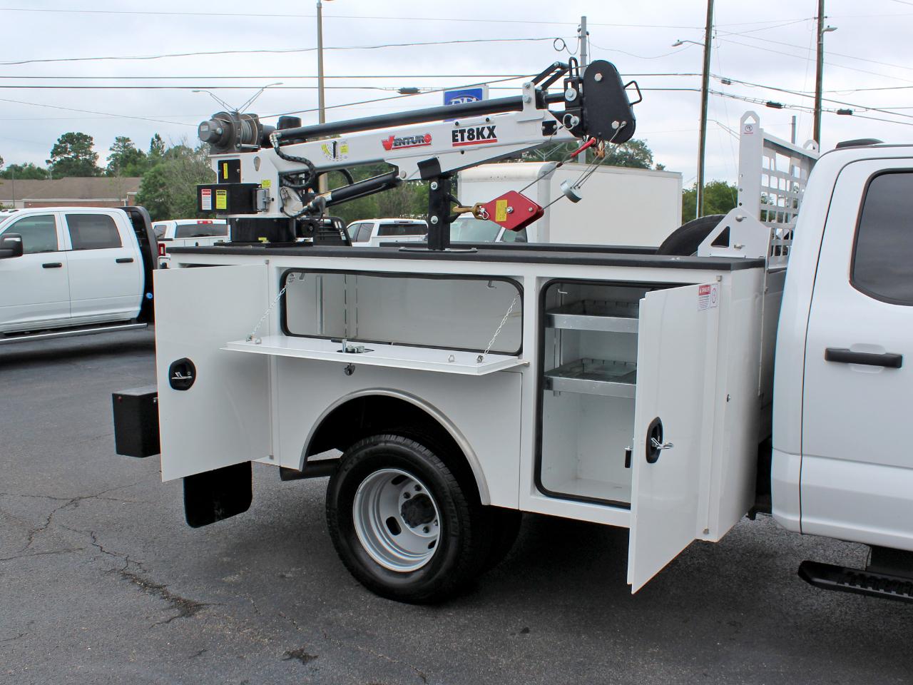 Ford F-350 SD XL Crew Cab Long Bed DRW 4WD 2025