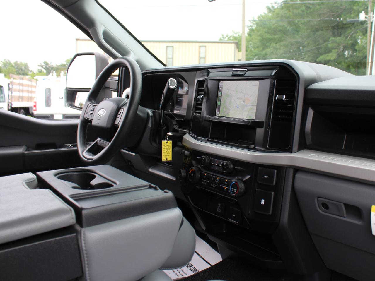 Ford F-350 SD XL Crew Cab Long Bed DRW 4WD 2025