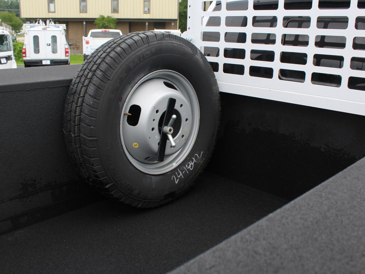 Ford F-350 SD XL Crew Cab Long Bed DRW 4WD 2025
