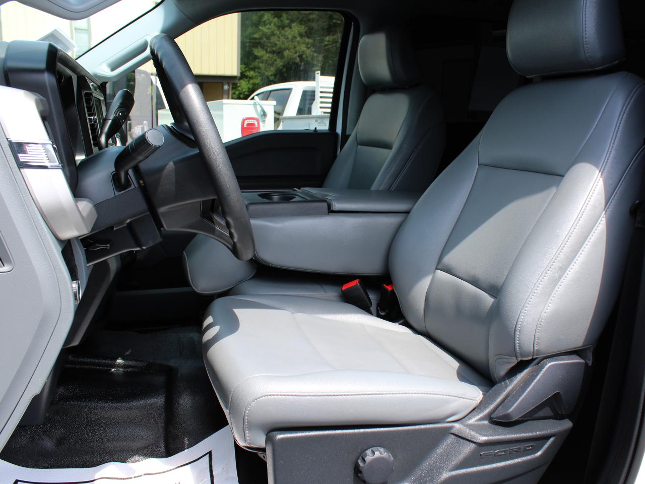 Ford F-350 SD XL Crew Cab Long Bed DRW 4WD 2025