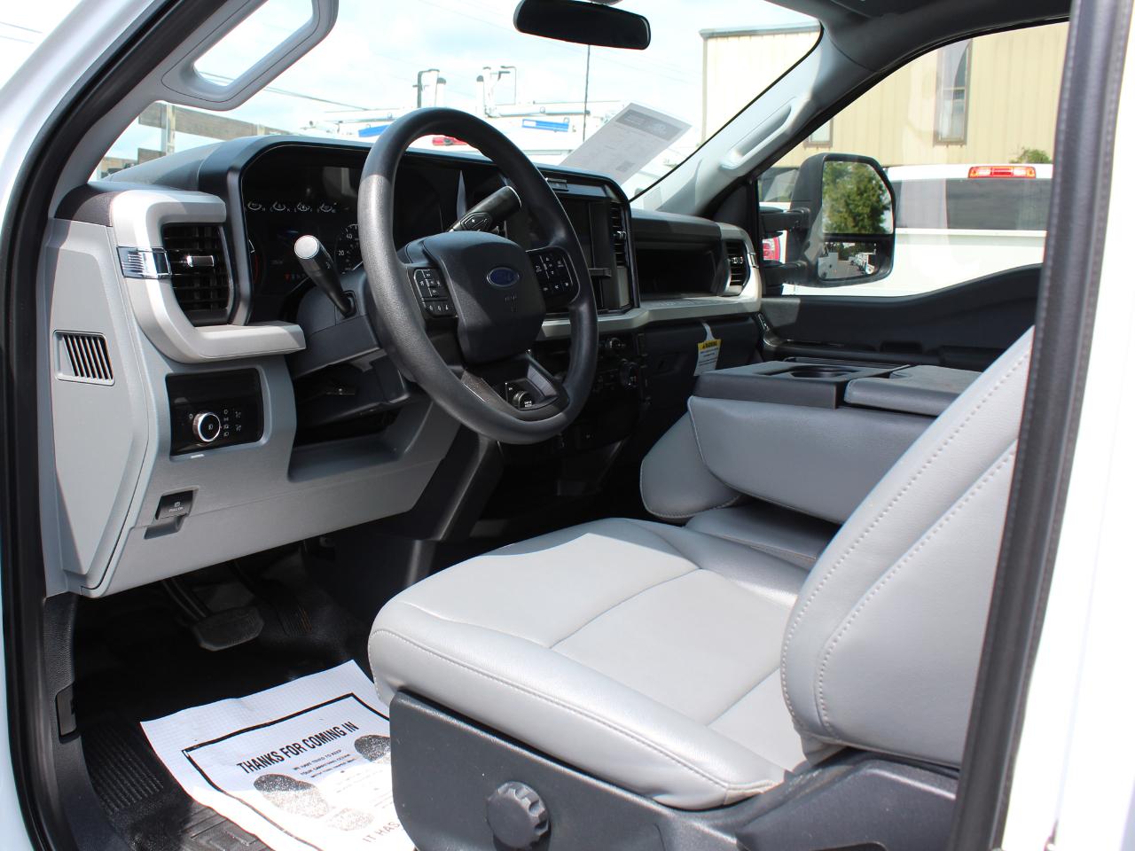 Ford F-350 SD XL Crew Cab Long Bed DRW 4WD 2025