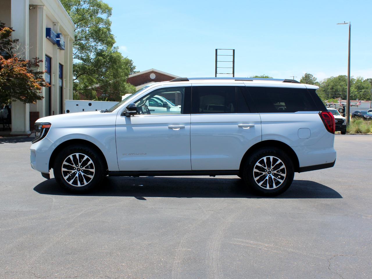 Ford Expedition Platinum 4WD 2025