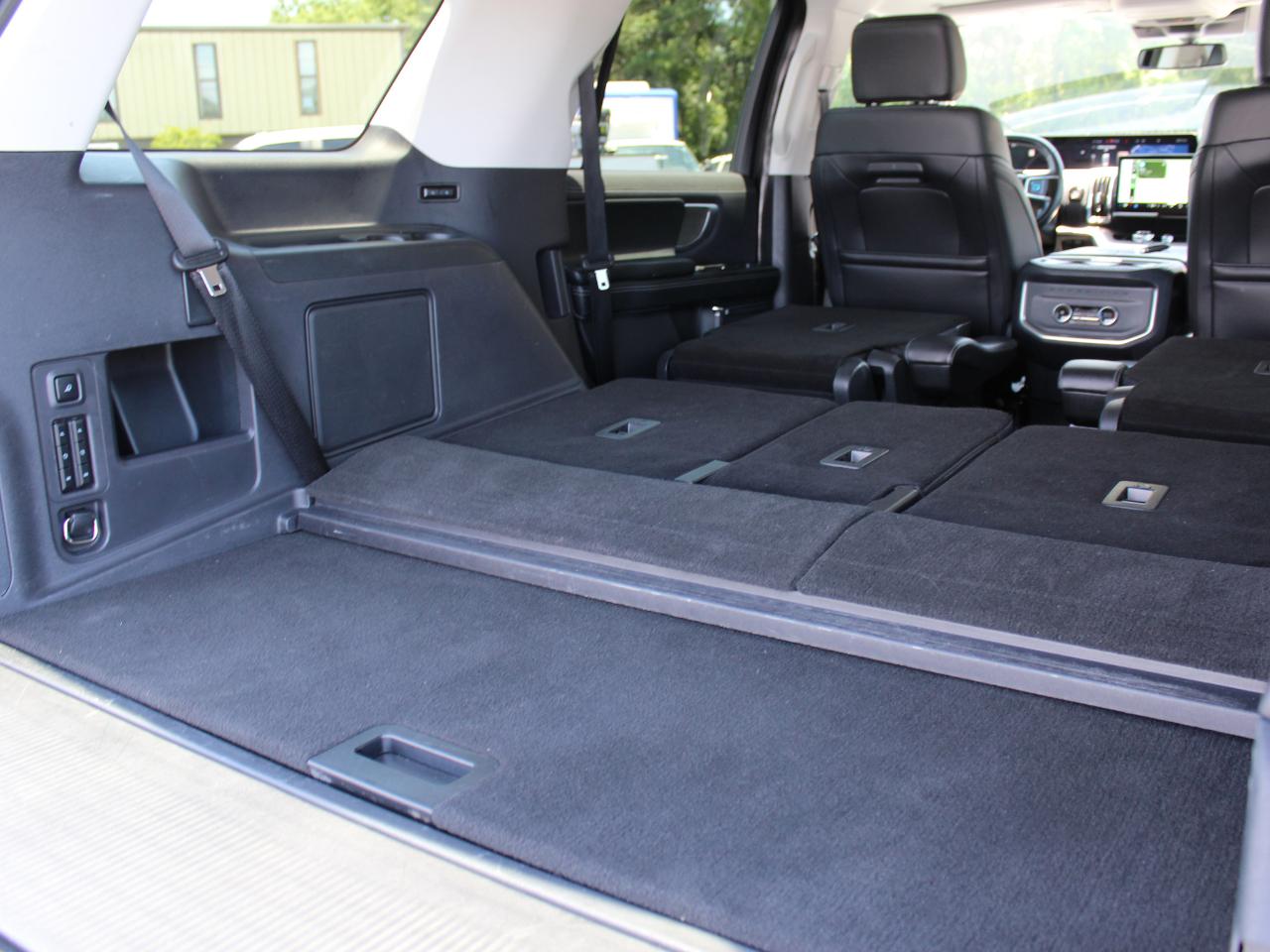 Ford Expedition Platinum 4WD 2025