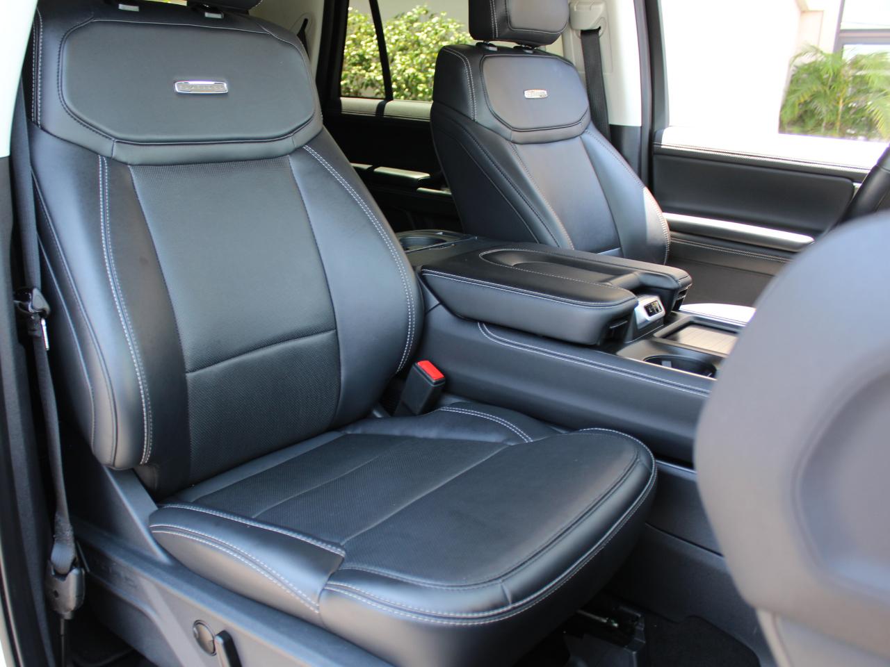 Ford Expedition Platinum 4WD 2025