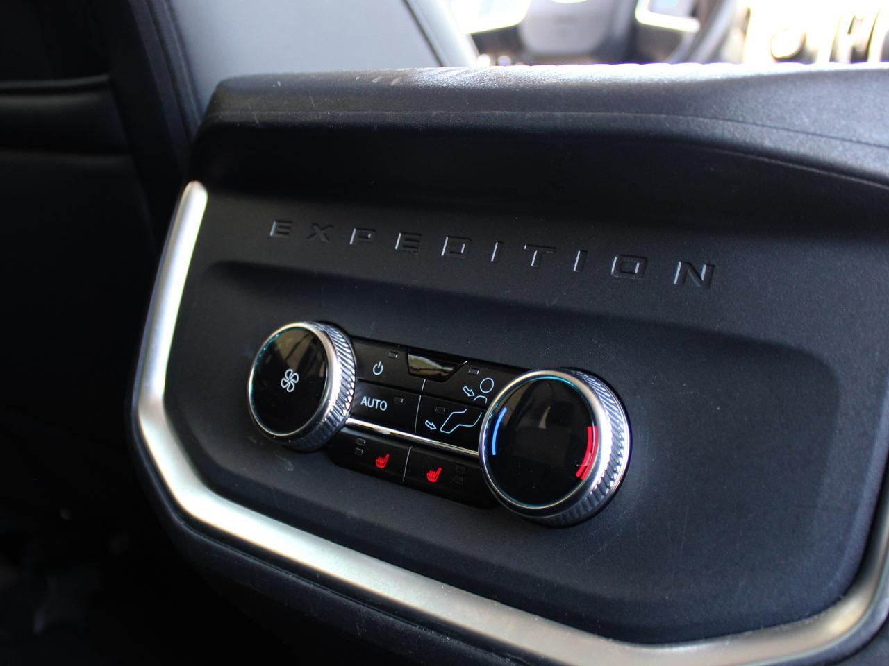 Ford Expedition Platinum 4WD 2025