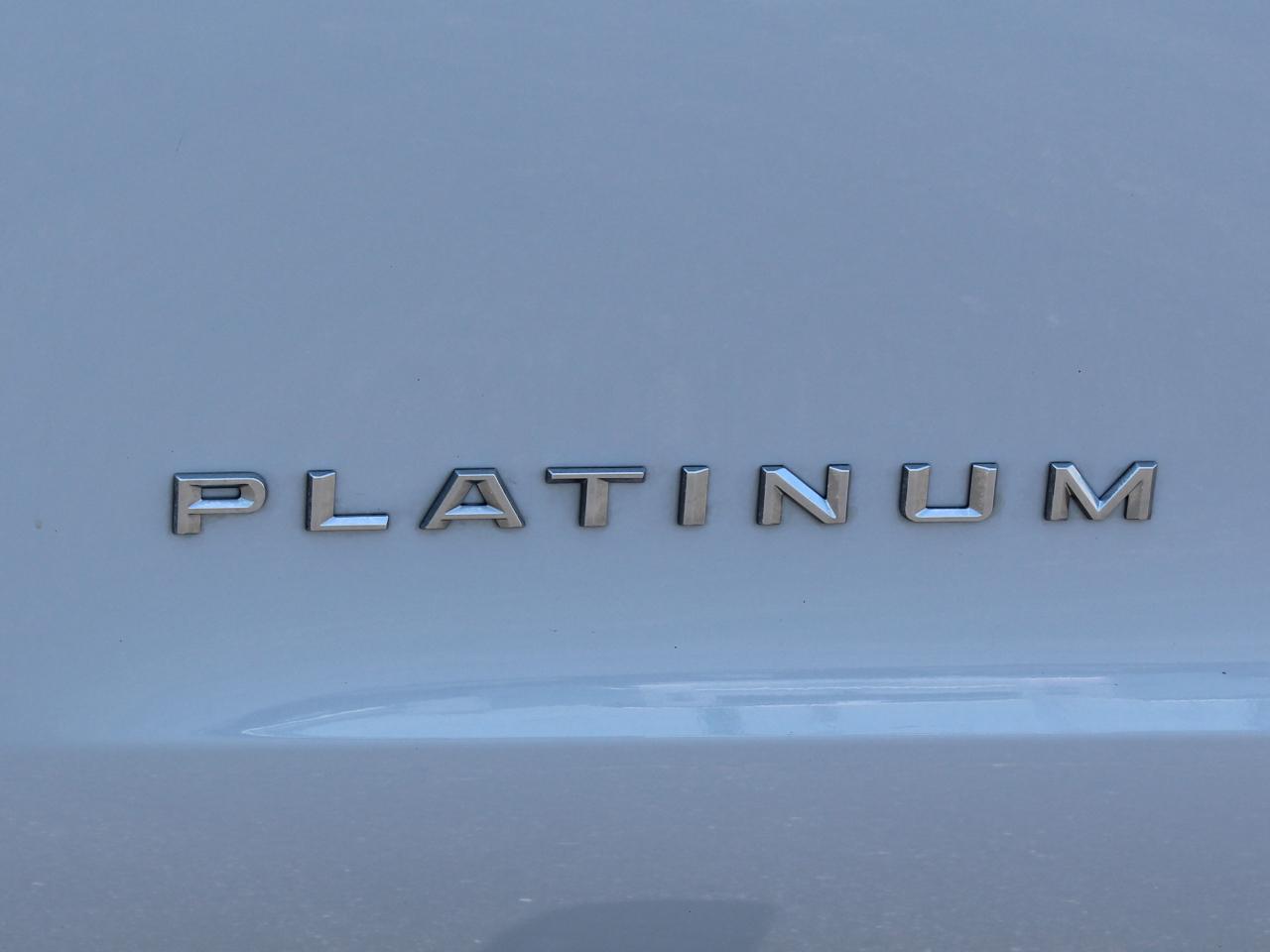 Ford Expedition Platinum 4WD 2025