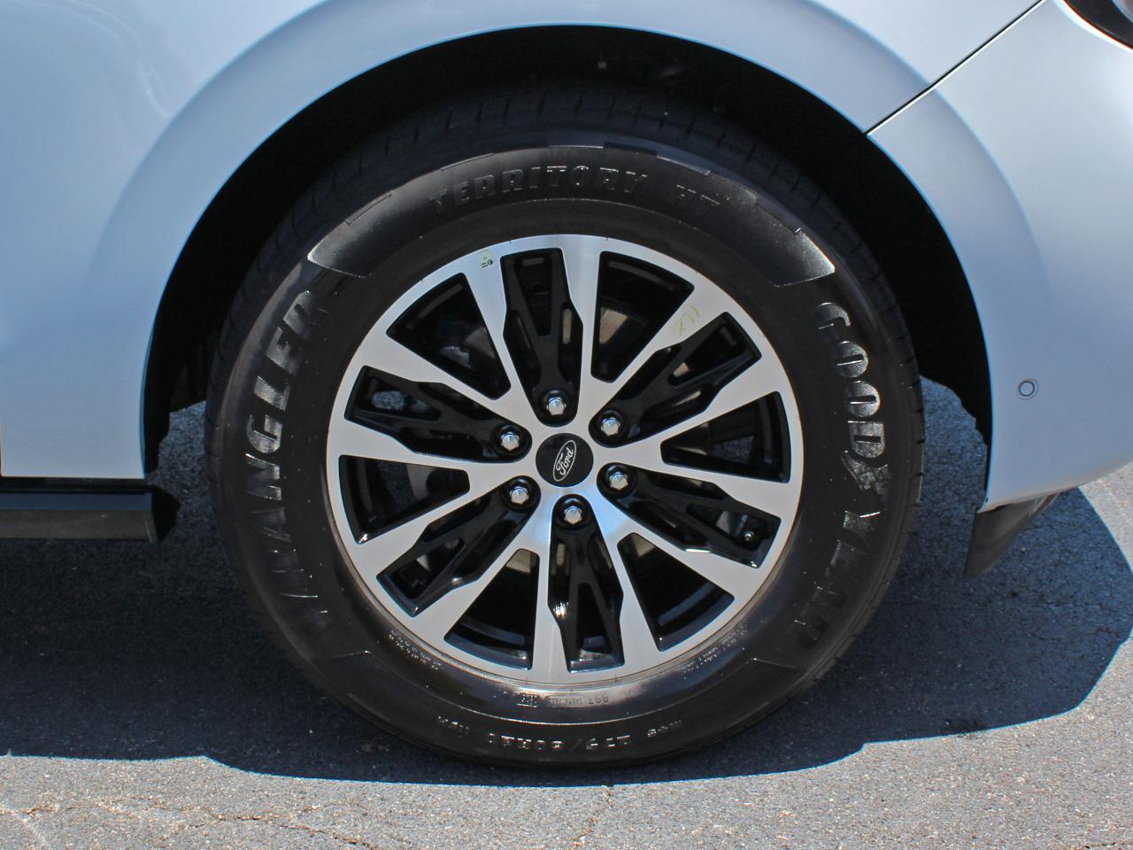 Ford Expedition Platinum 4WD 2025