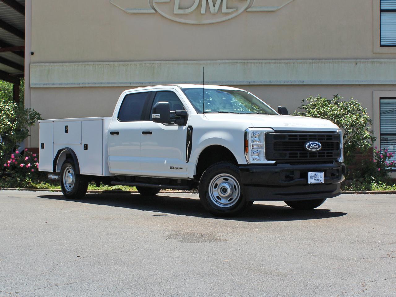 Ford F-250 SD XL Crew Cab Long Bed 4WD 2025
