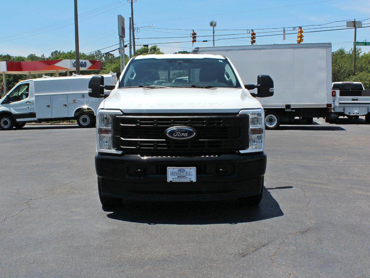 Ford F-250 SD XL Crew Cab Long Bed 4WD 2025