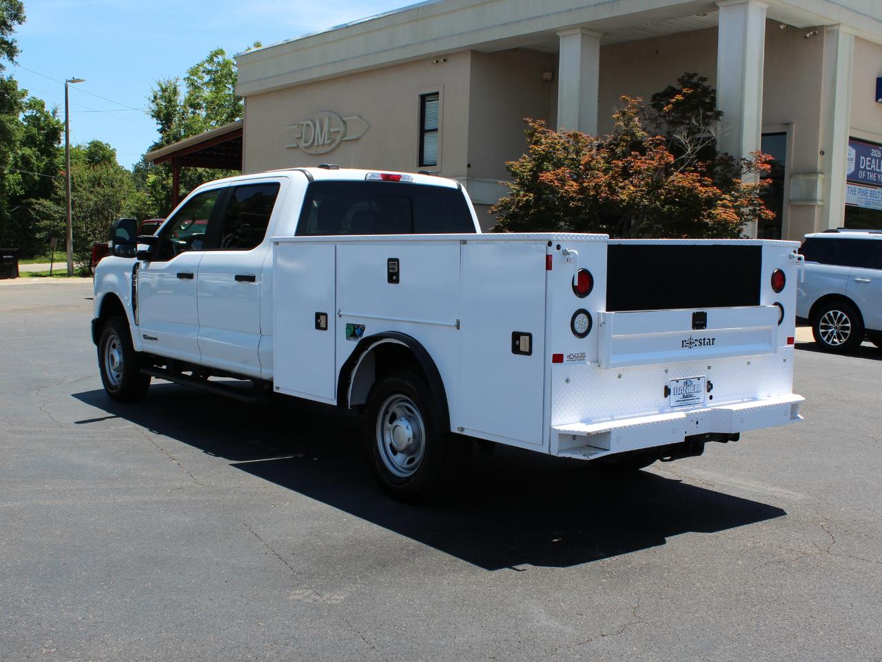 Ford F-250 SD XL Crew Cab Long Bed 4WD 2025