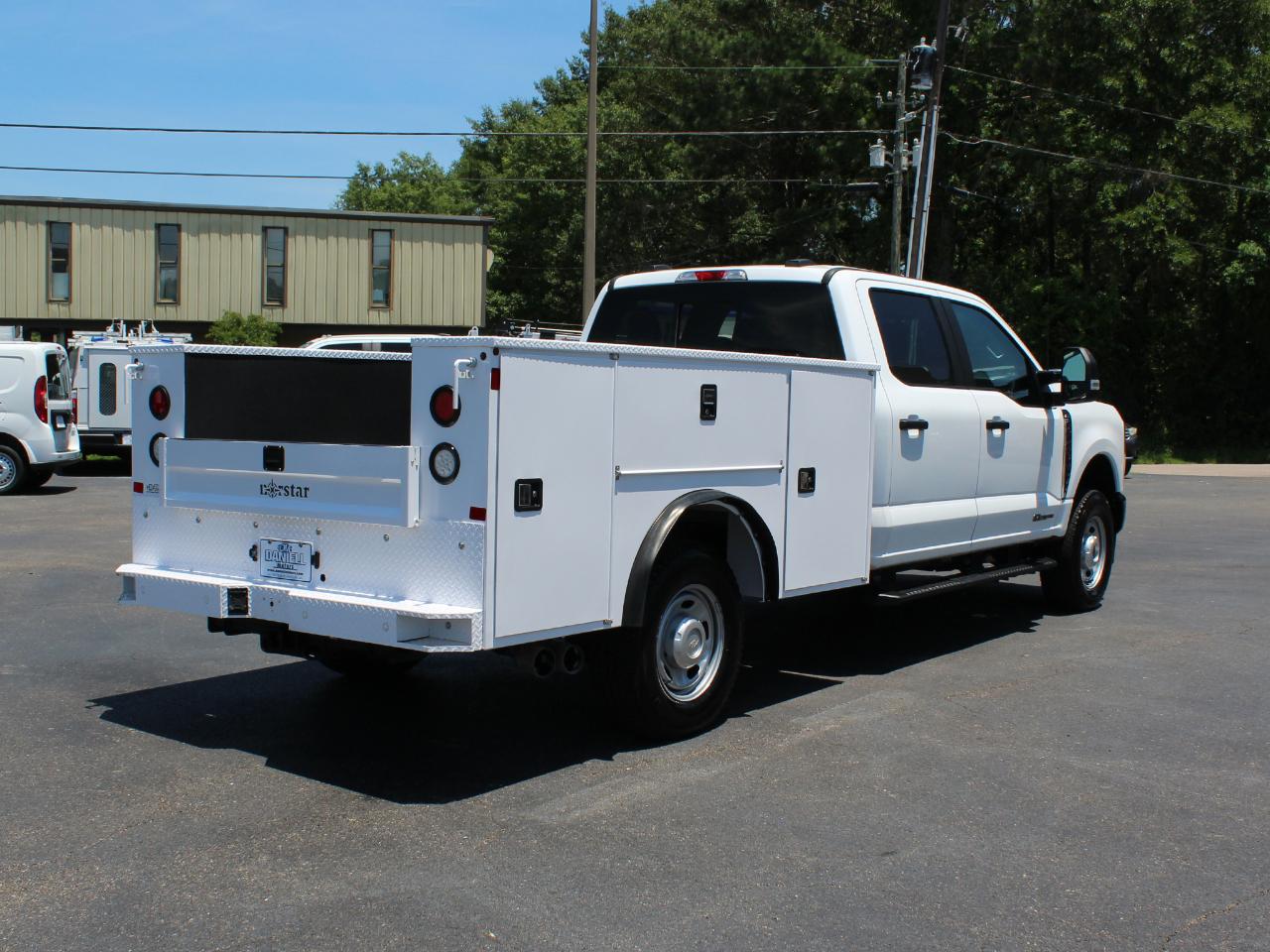 Ford F-250 SD XL Crew Cab Long Bed 4WD 2025