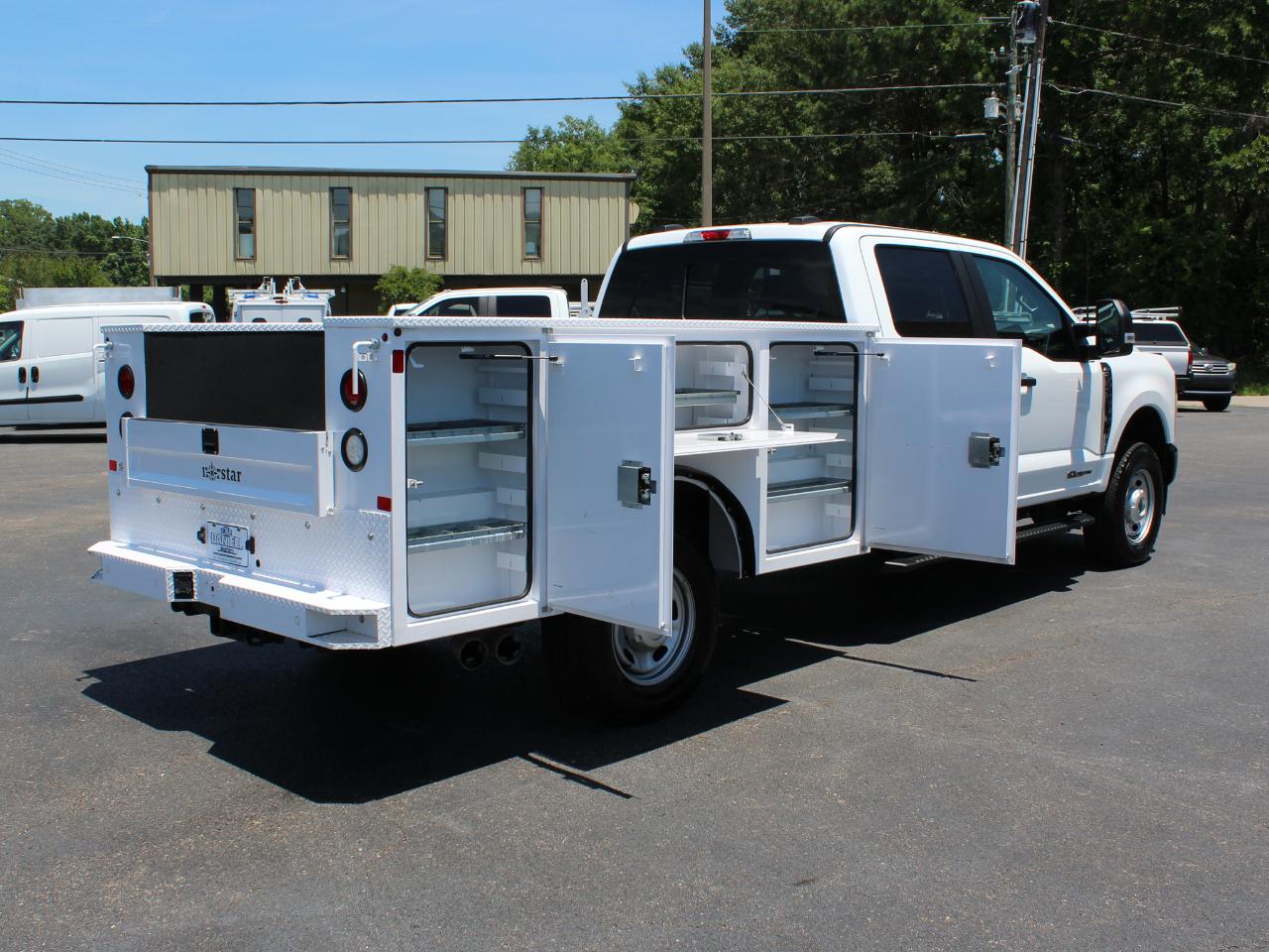 Ford F-250 SD XL Crew Cab Long Bed 4WD 2025