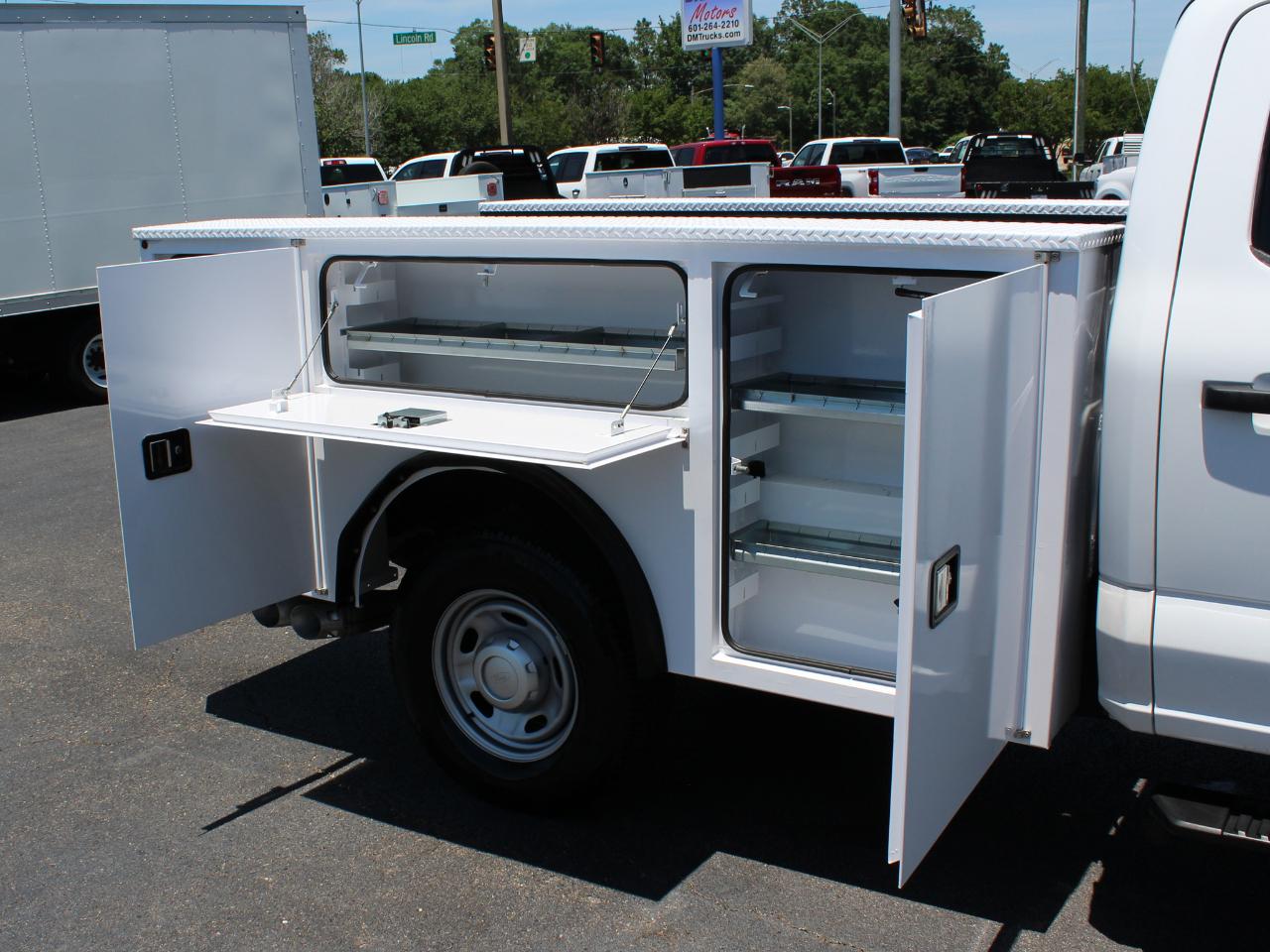 Ford F-250 SD XL Crew Cab Long Bed 4WD 2025