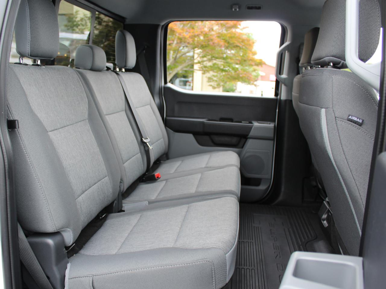 Ford F-250 SD XL Crew Cab Long Bed 4WD 2025