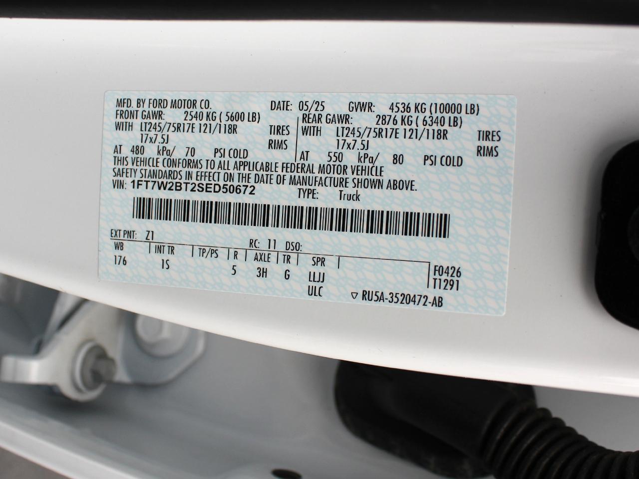 Ford F-250 SD XL Crew Cab Long Bed 4WD 2025