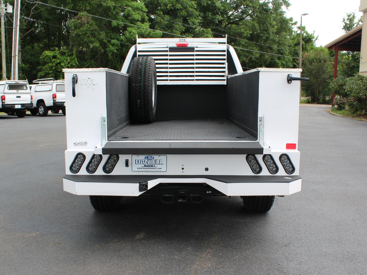 Ford F-350 SD XLT Crew Cab Long Bed DRW 4WD 2025