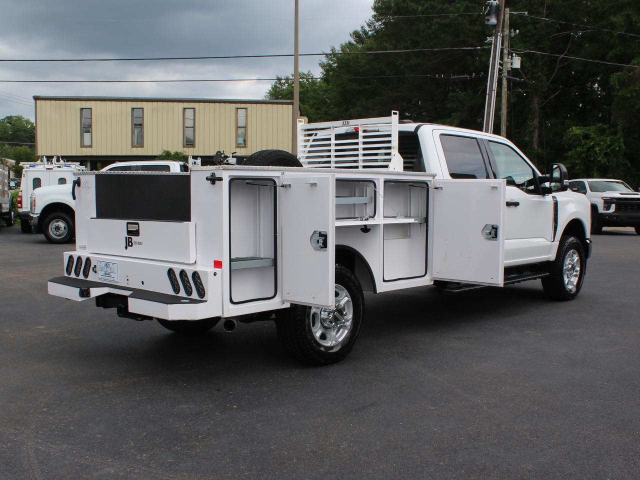 Ford F-350 SD XLT Crew Cab Long Bed DRW 4WD 2025