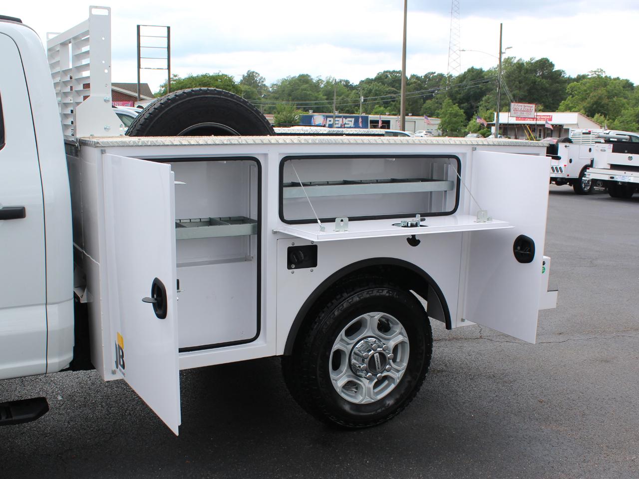 Ford F-350 SD XLT Crew Cab Long Bed DRW 4WD 2025