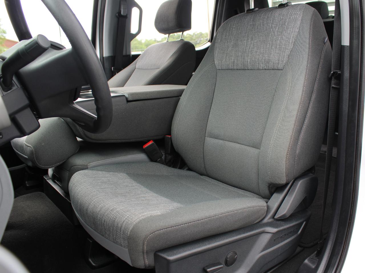 Ford F-350 SD XLT Crew Cab Long Bed DRW 4WD 2025