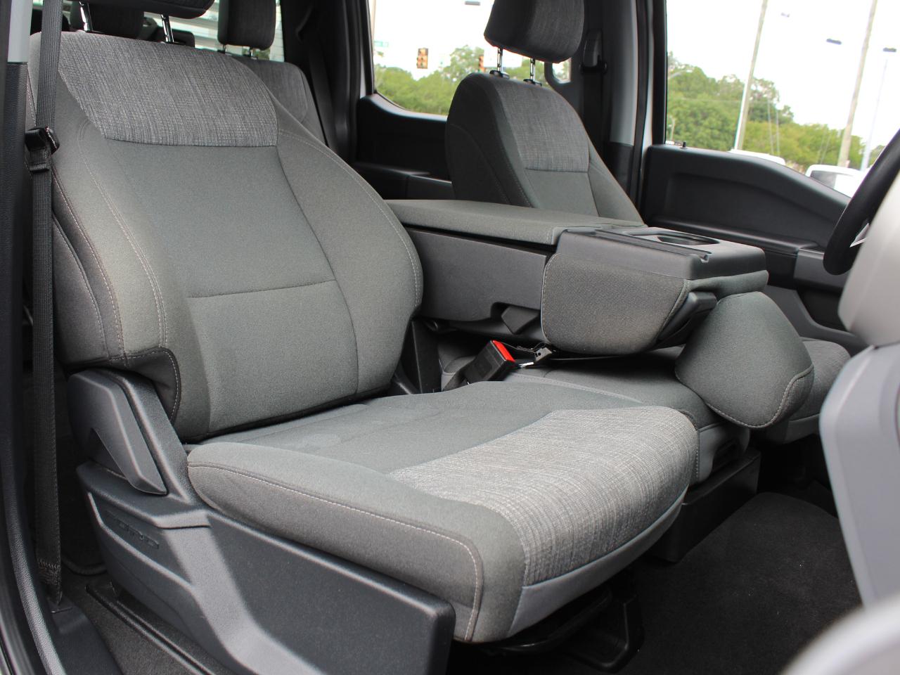 Ford F-350 SD XLT Crew Cab Long Bed DRW 4WD 2025