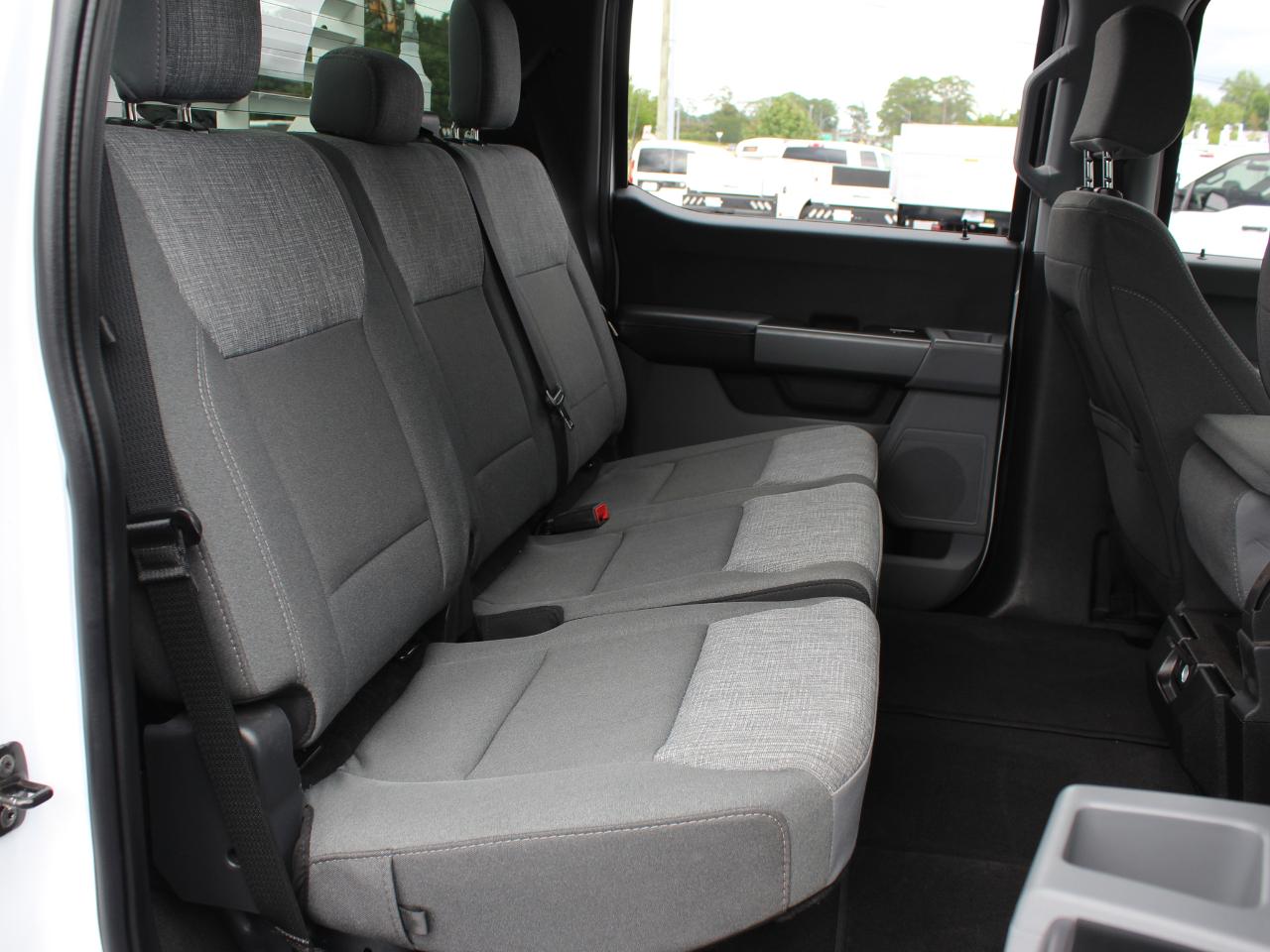 Ford F-350 SD XLT Crew Cab Long Bed DRW 4WD 2025