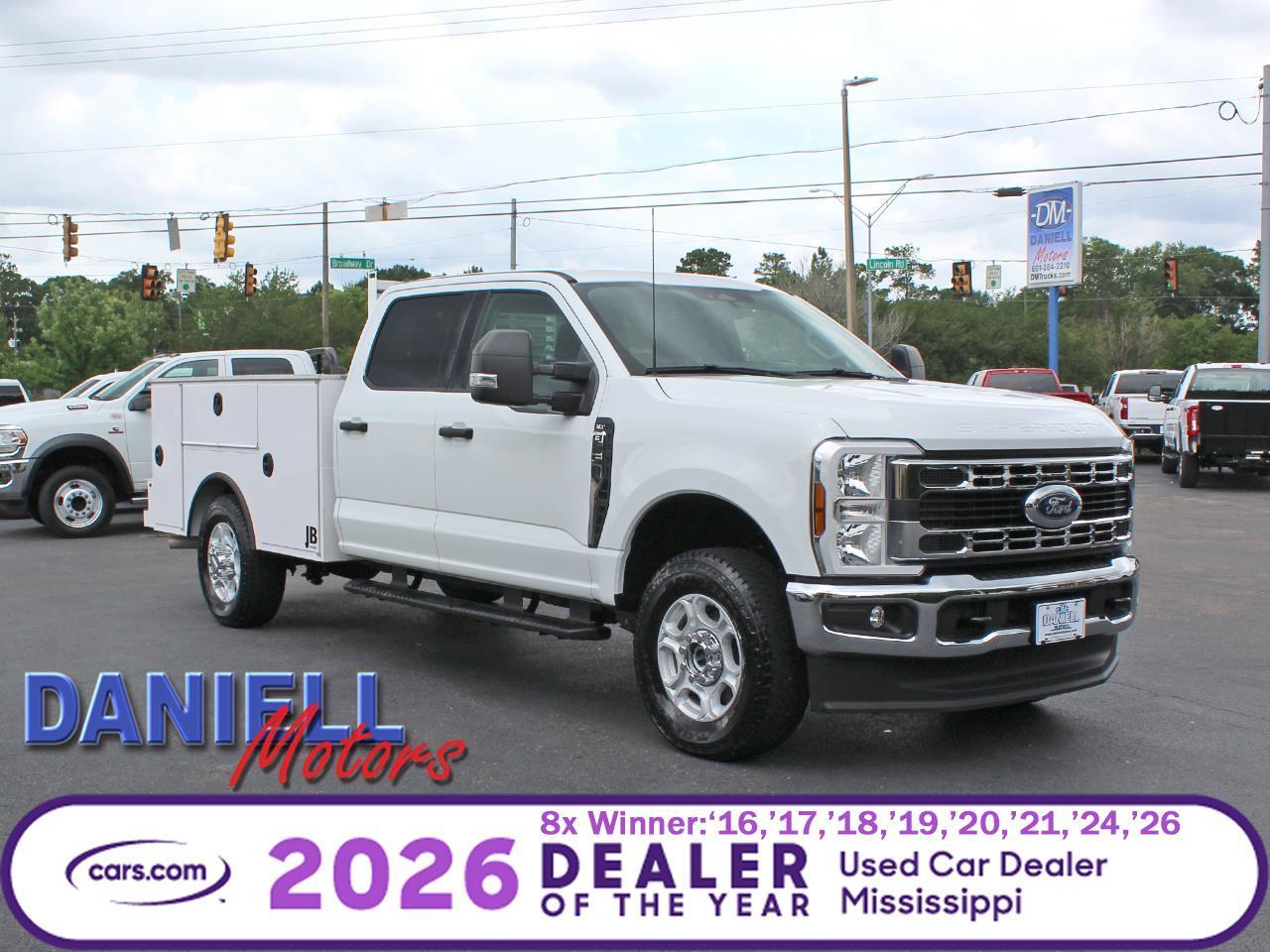 2025 Ford F-350 SD XLT Crew Cab Long Bed DRW 4WD