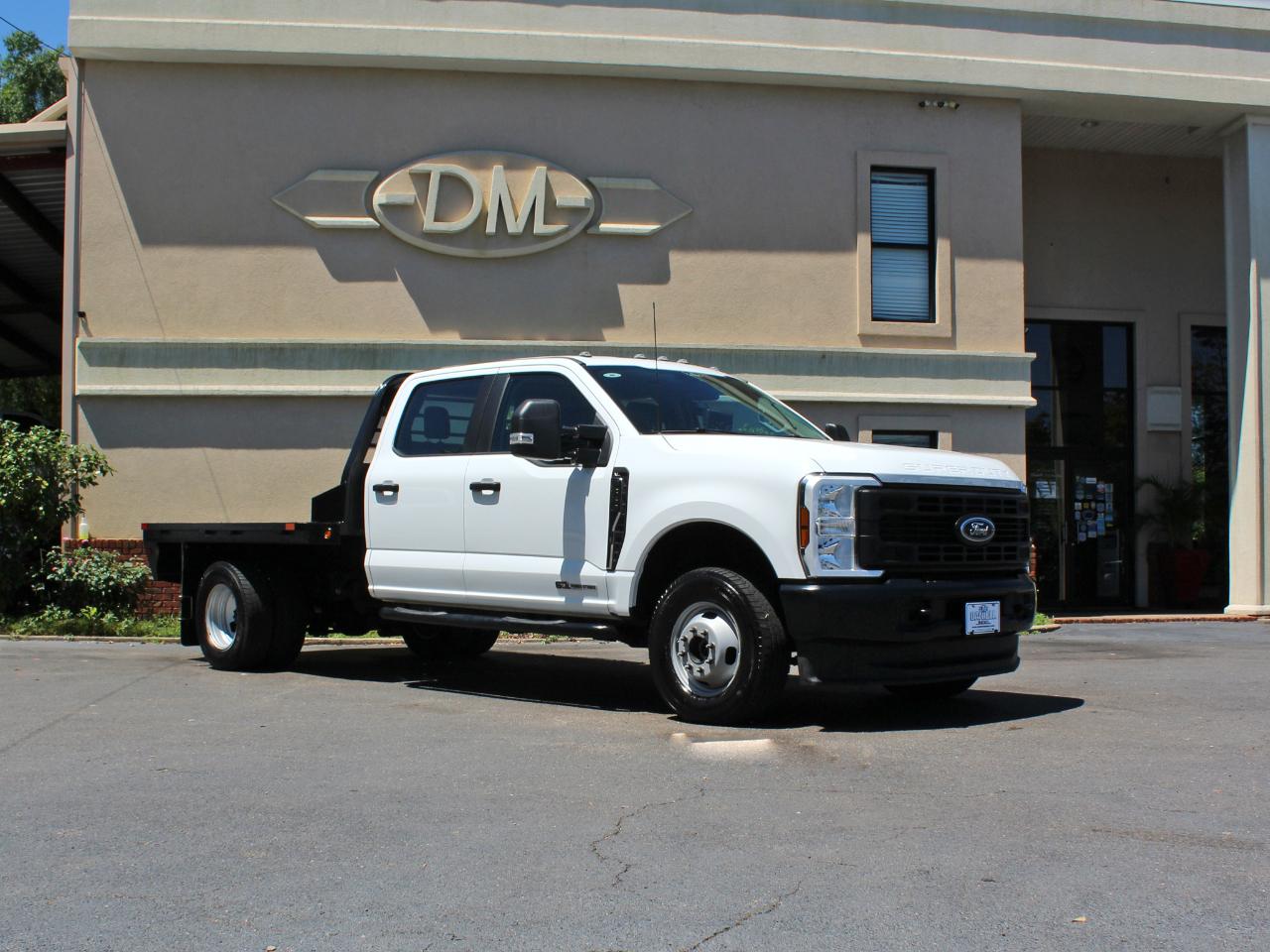 Ford F-350 SD XL Crew Cab Long Bed DRW 4WD 2025