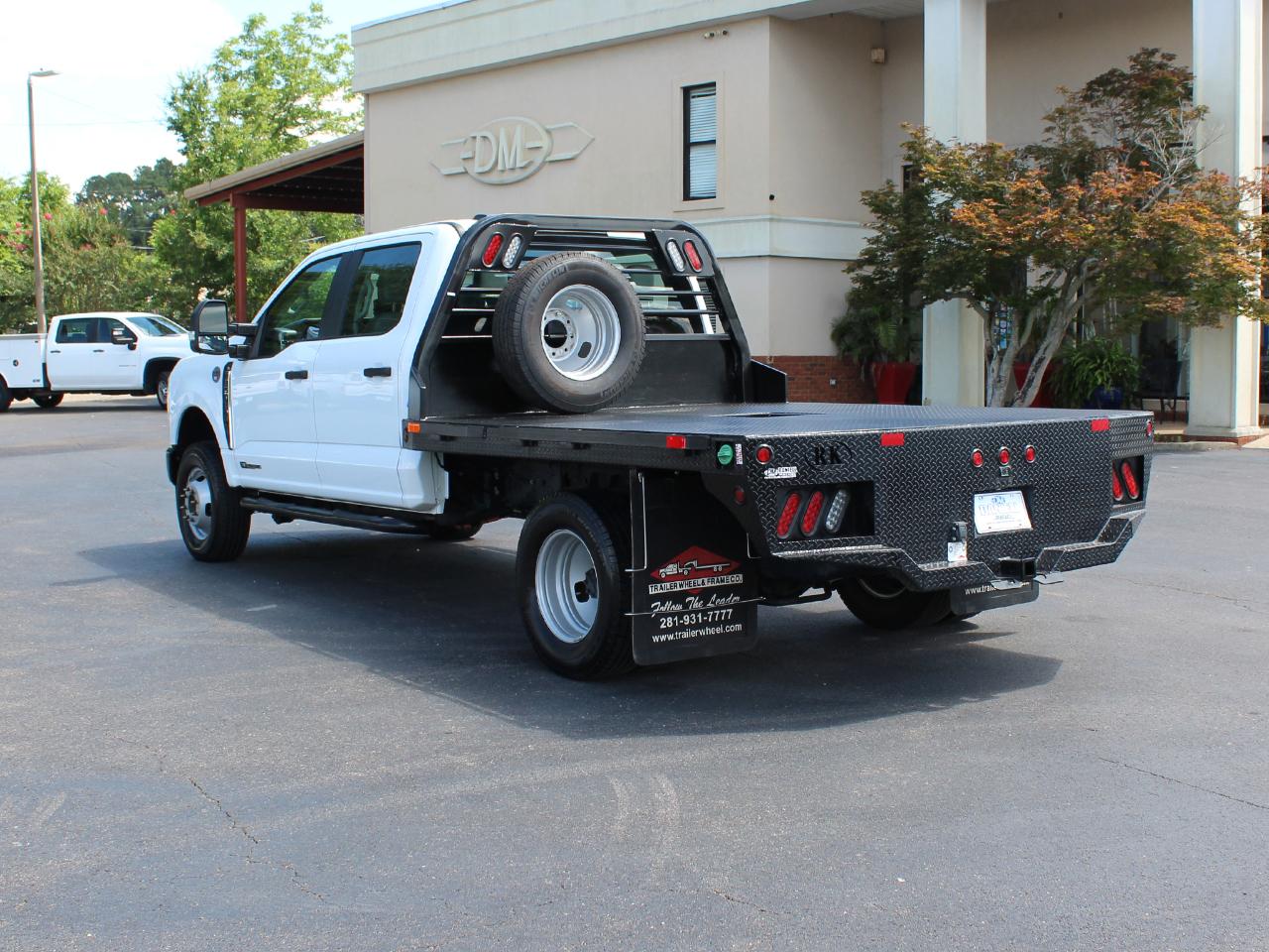 Ford F-350 SD XL Crew Cab Long Bed DRW 4WD 2025