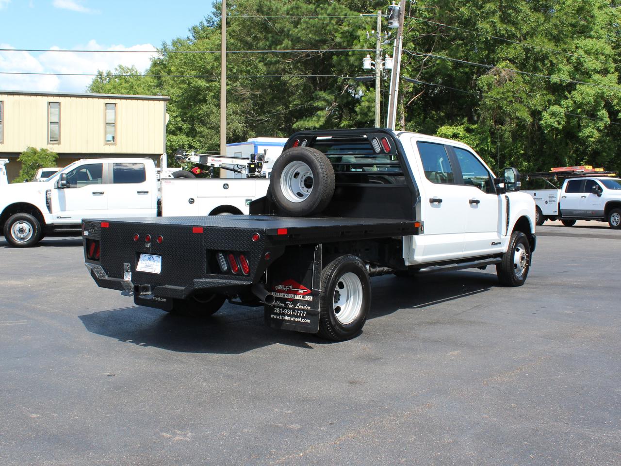 Ford F-350 SD XL Crew Cab Long Bed DRW 4WD 2025