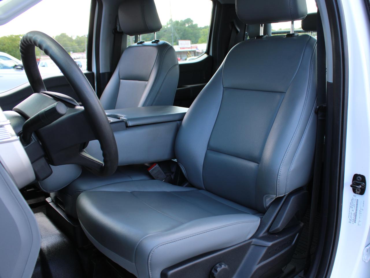 Ford F-350 SD XL Crew Cab Long Bed DRW 4WD 2025