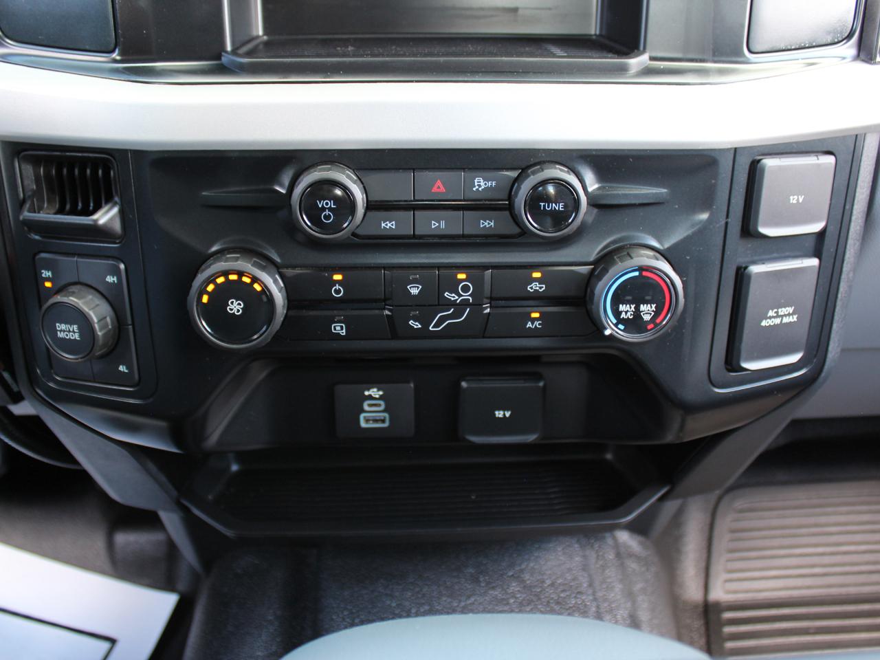 Ford F-350 SD XL Crew Cab Long Bed DRW 4WD 2025