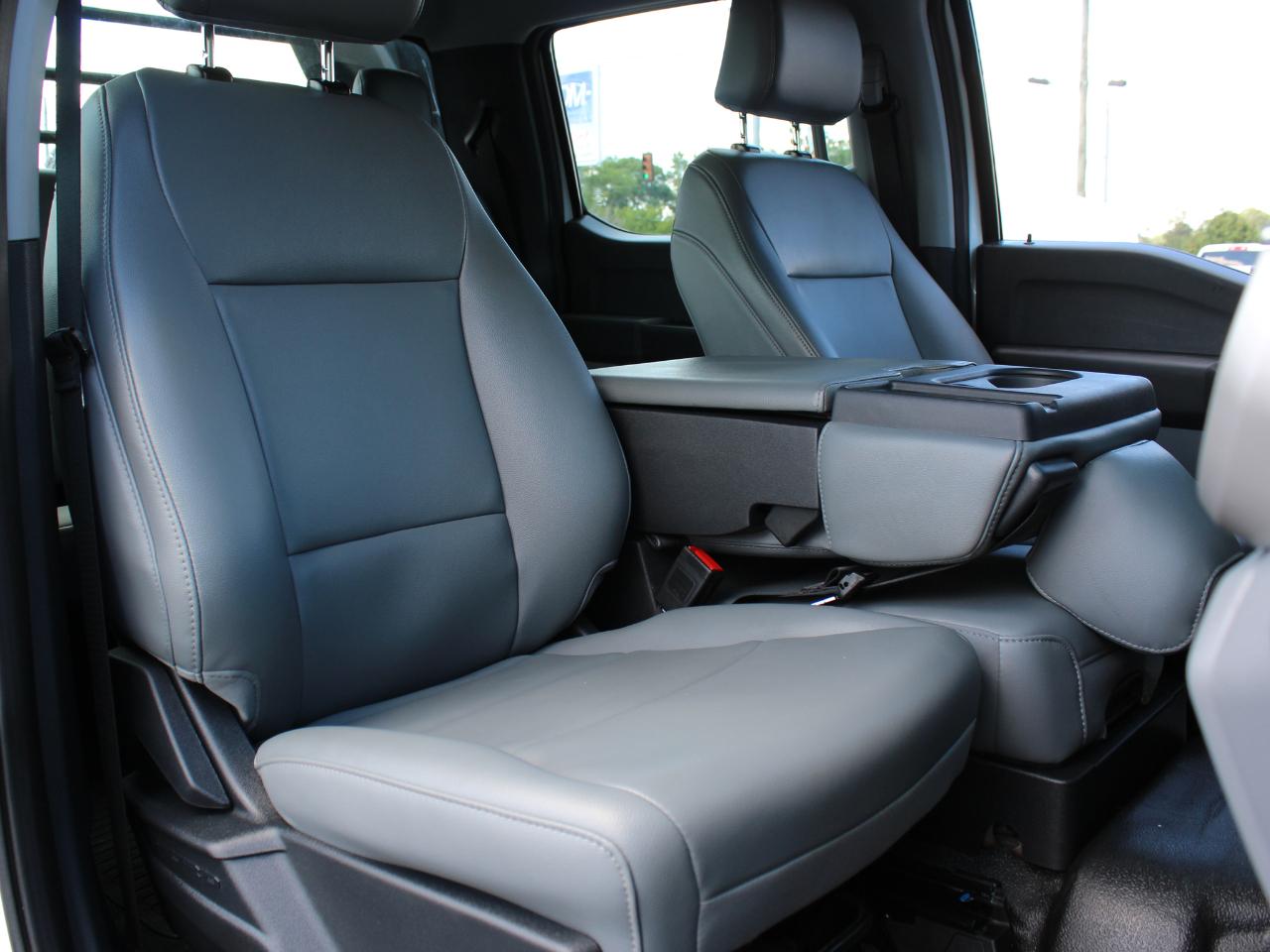 Ford F-350 SD XL Crew Cab Long Bed DRW 4WD 2025