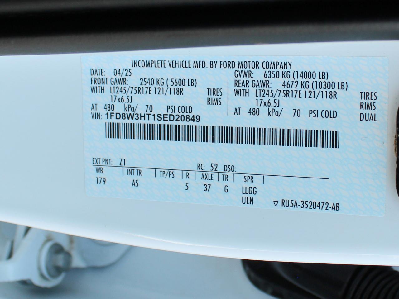 Ford F-350 SD XL Crew Cab Long Bed DRW 4WD 2025