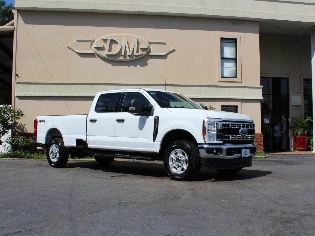 Ford F-350 SD XLT Crew Cab Long Bed 4WD 2025
