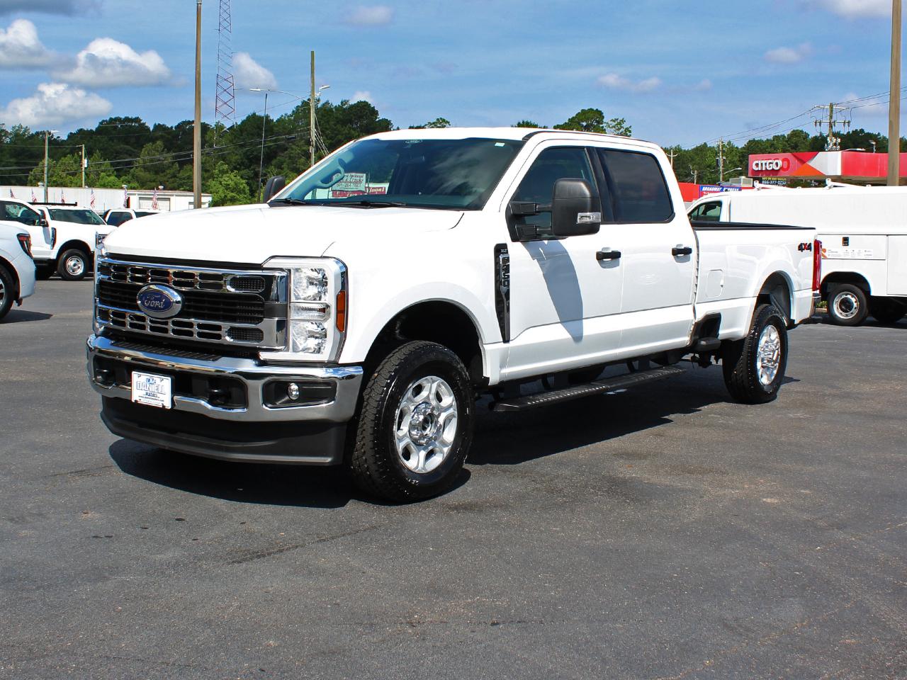 Ford F-350 SD XLT Crew Cab Long Bed 4WD 2025