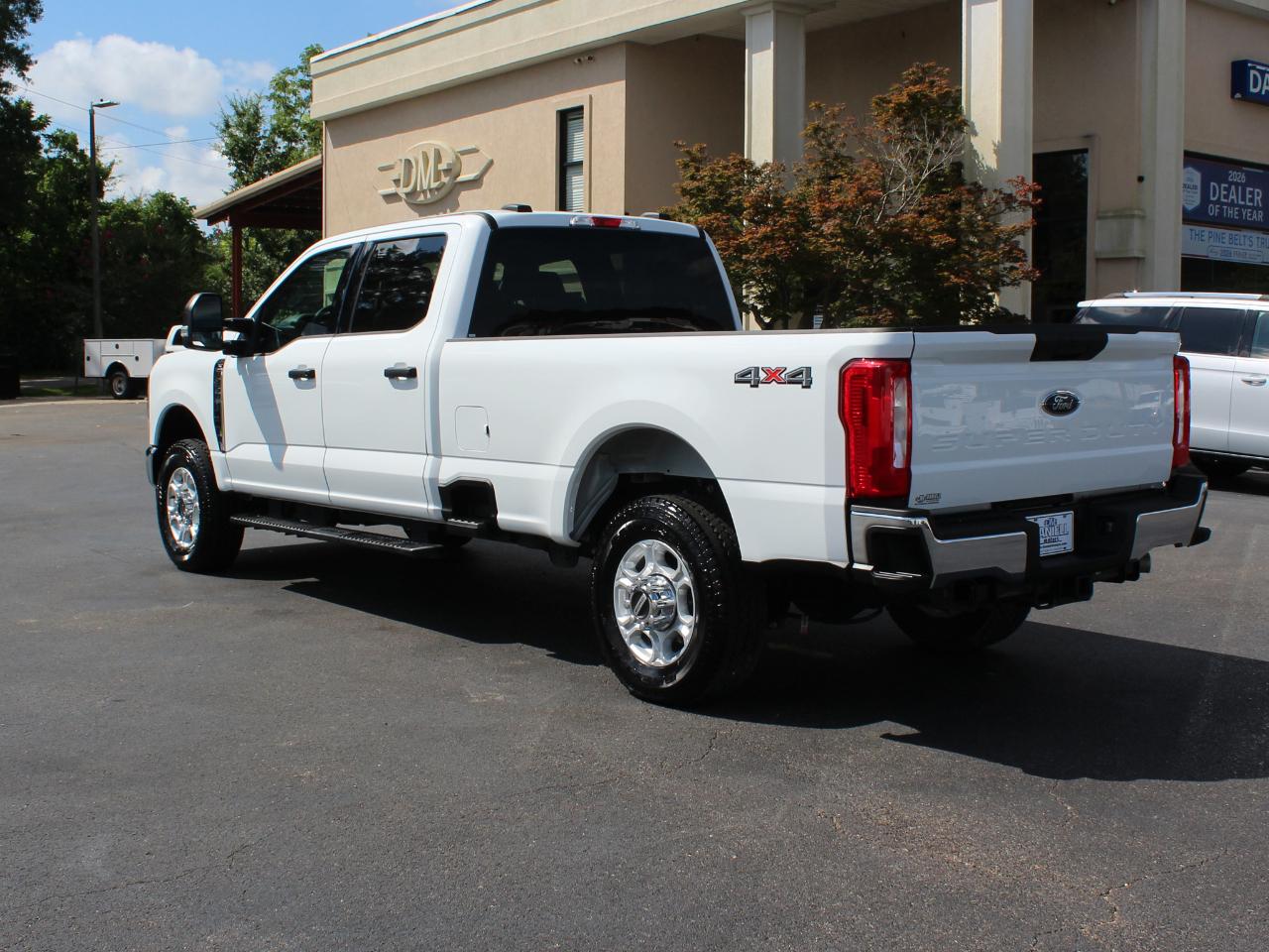 Ford F-350 SD XLT Crew Cab Long Bed 4WD 2025