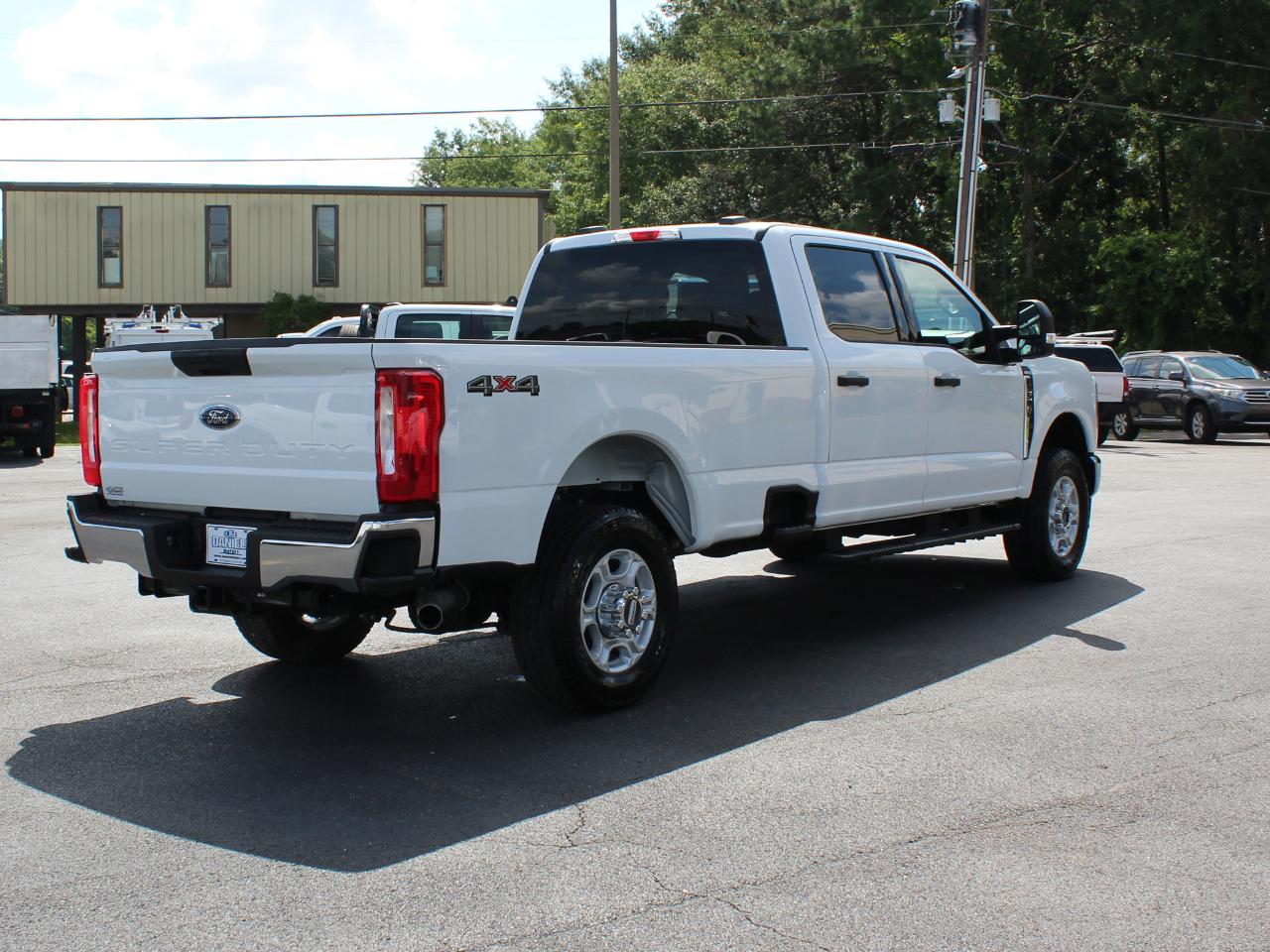 Ford F-350 SD XLT Crew Cab Long Bed 4WD 2025