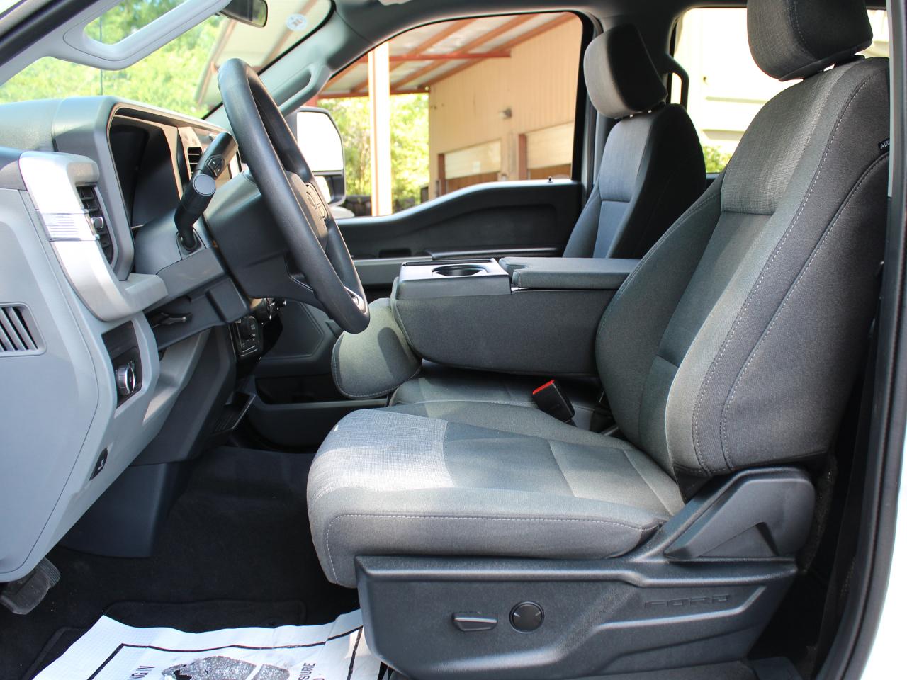 Ford F-350 SD XLT Crew Cab Long Bed 4WD 2025