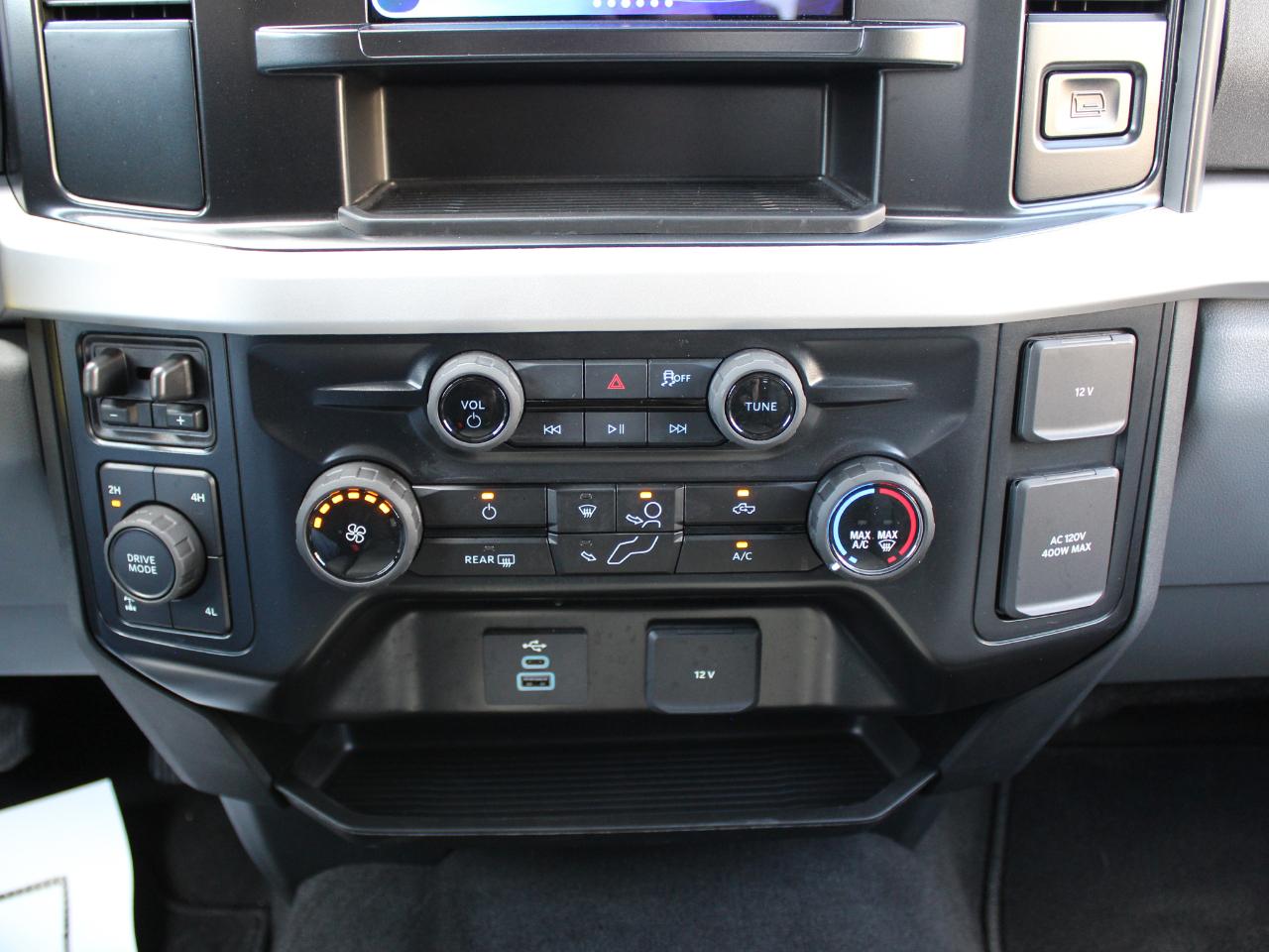 Ford F-350 SD XLT Crew Cab Long Bed 4WD 2025