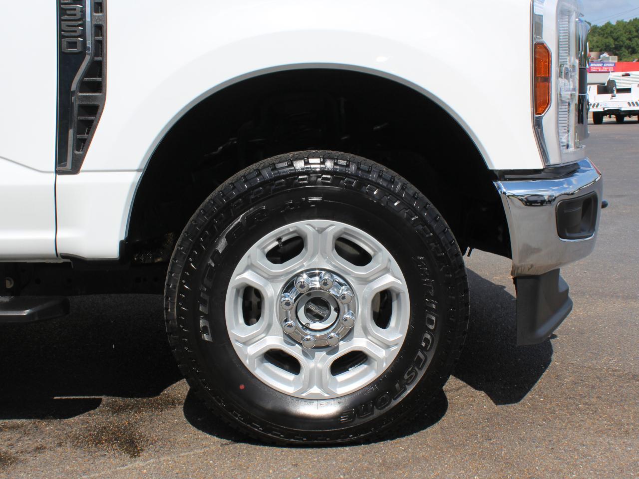 Ford F-350 SD XLT Crew Cab Long Bed 4WD 2025