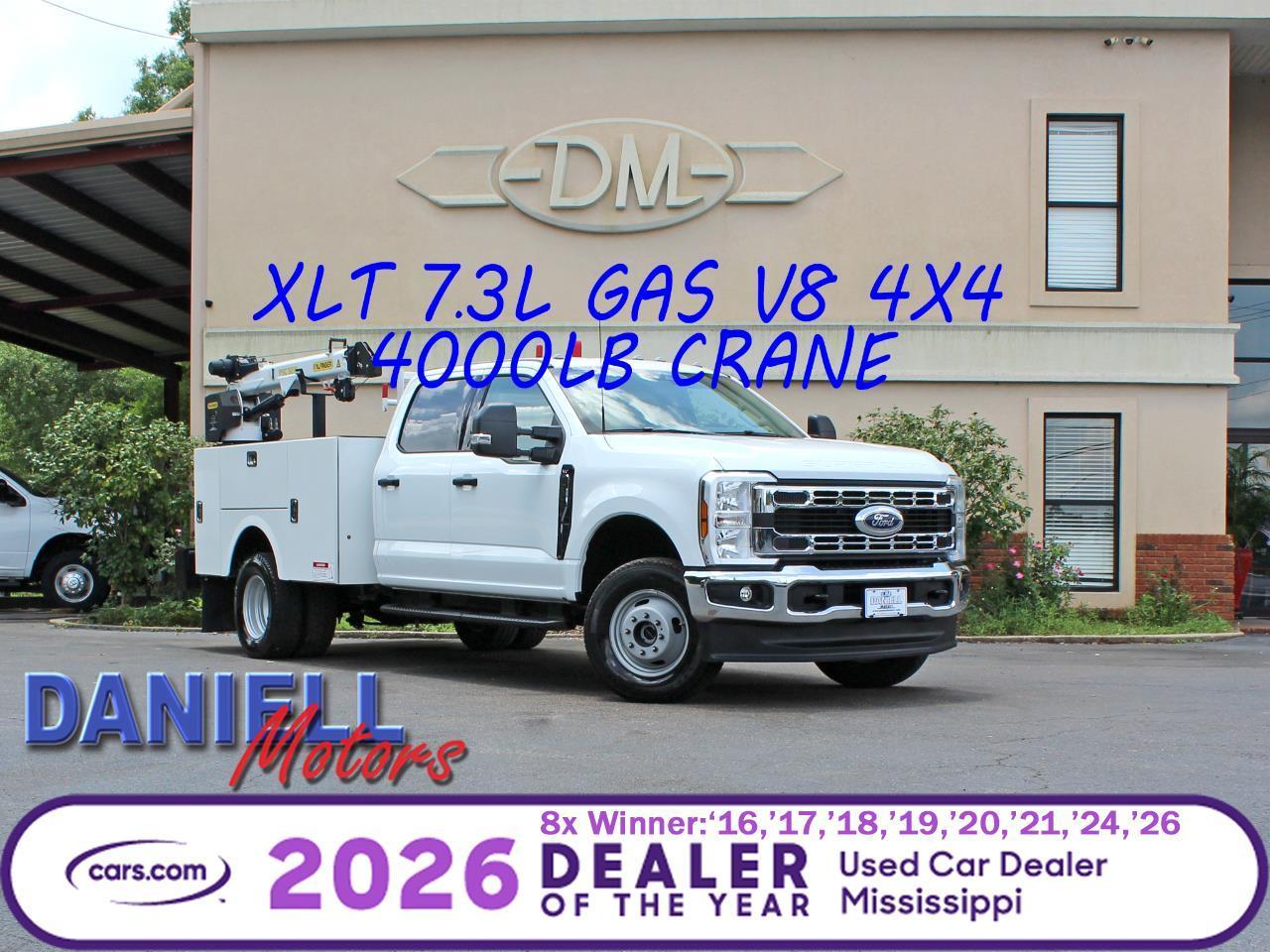 Ford F-350 SD XLT Crew Cab Long Bed DRW 4WD 2025