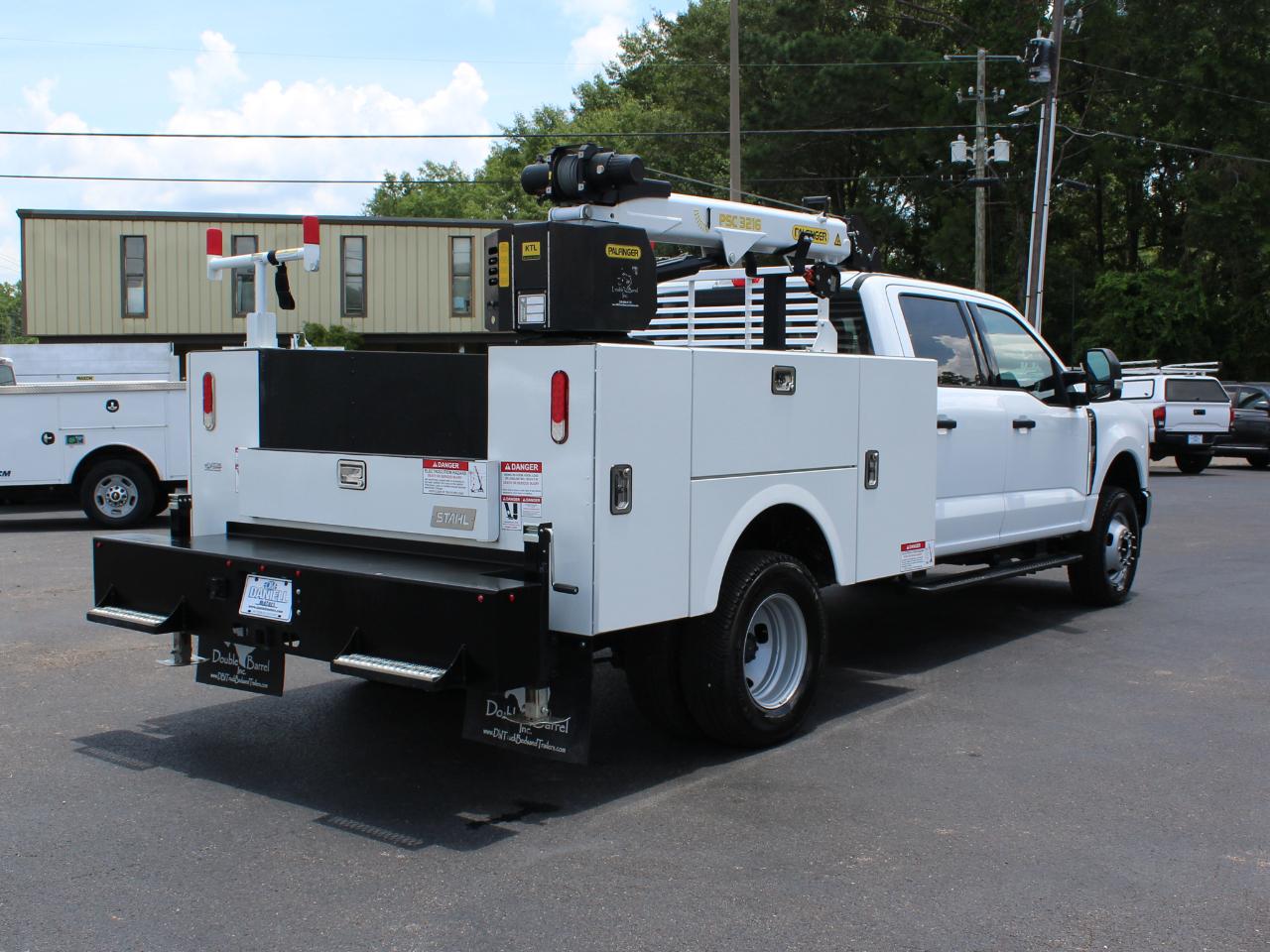 Ford F-350 SD XLT Crew Cab Long Bed DRW 4WD 2025