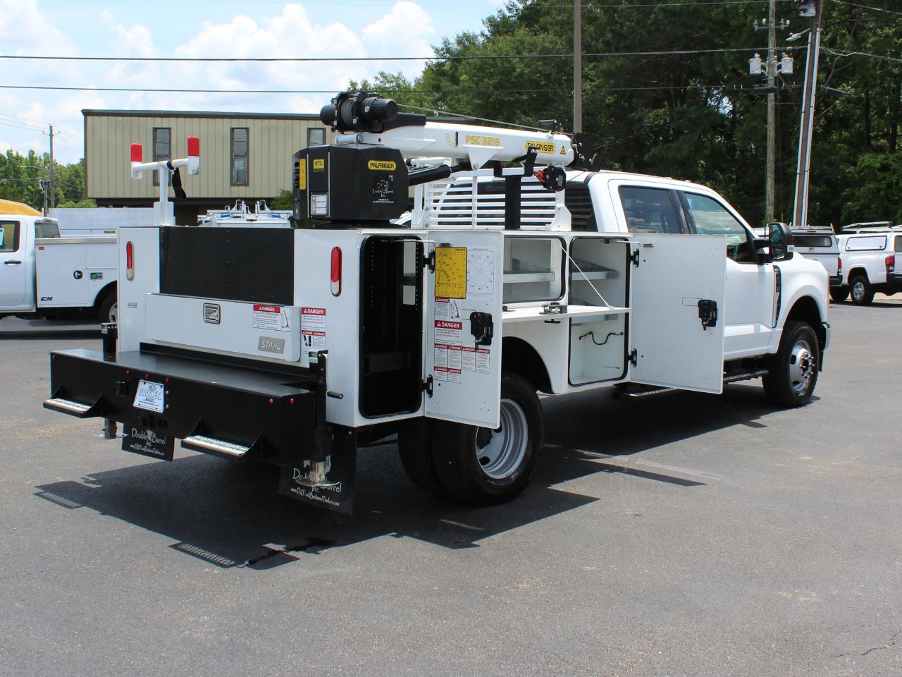 Ford F-350 SD XLT Crew Cab Long Bed DRW 4WD 2025