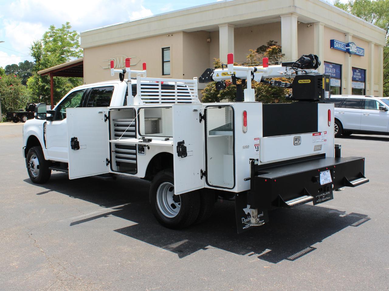 Ford F-350 SD XLT Crew Cab Long Bed DRW 4WD 2025