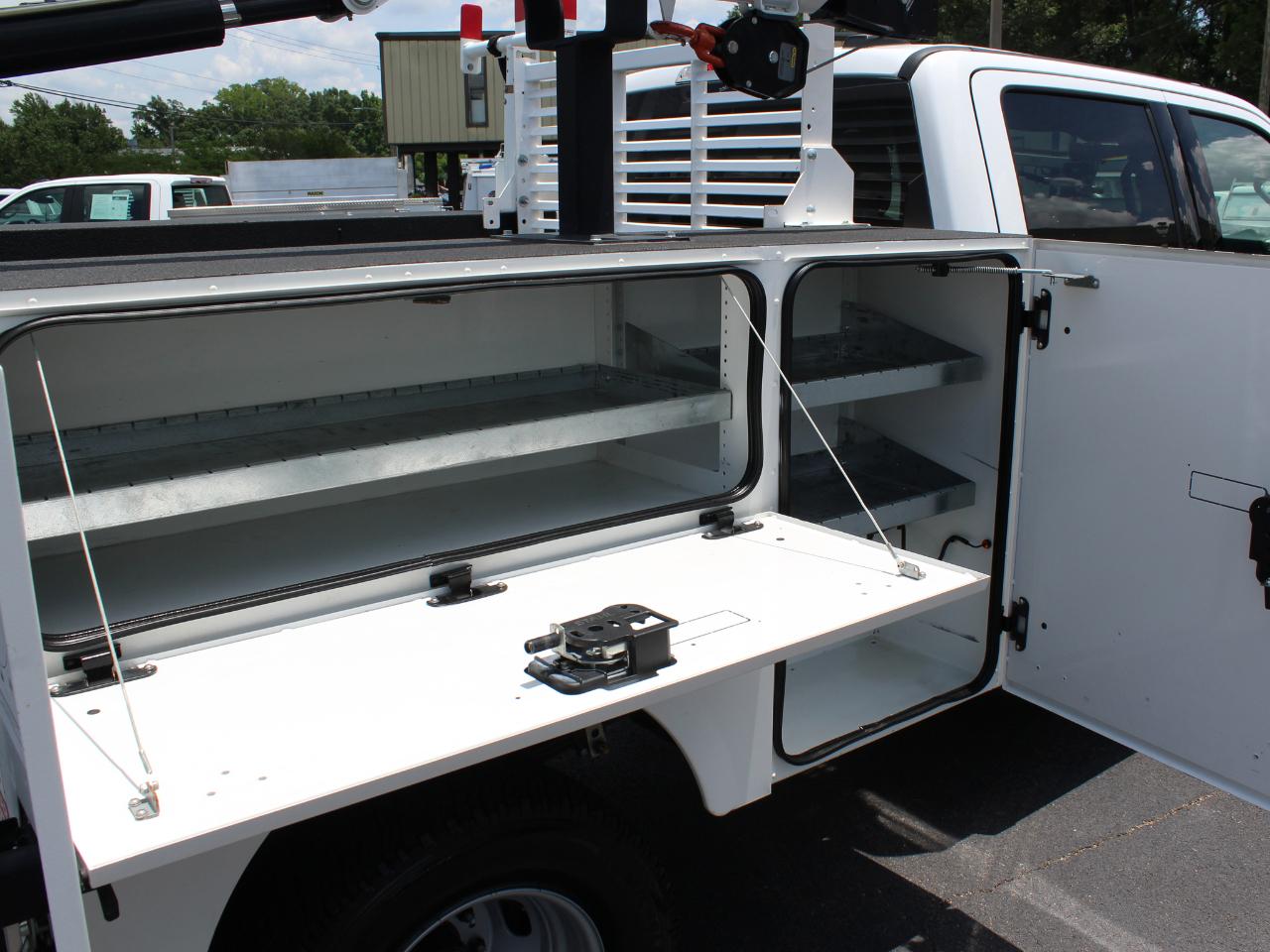 Ford F-350 SD XLT Crew Cab Long Bed DRW 4WD 2025